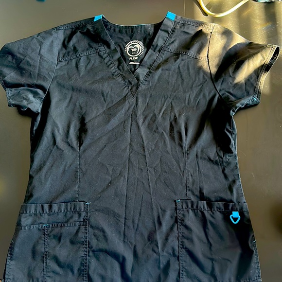 Health Pro Women’s Scrub Shirt - Picture 1 of 2